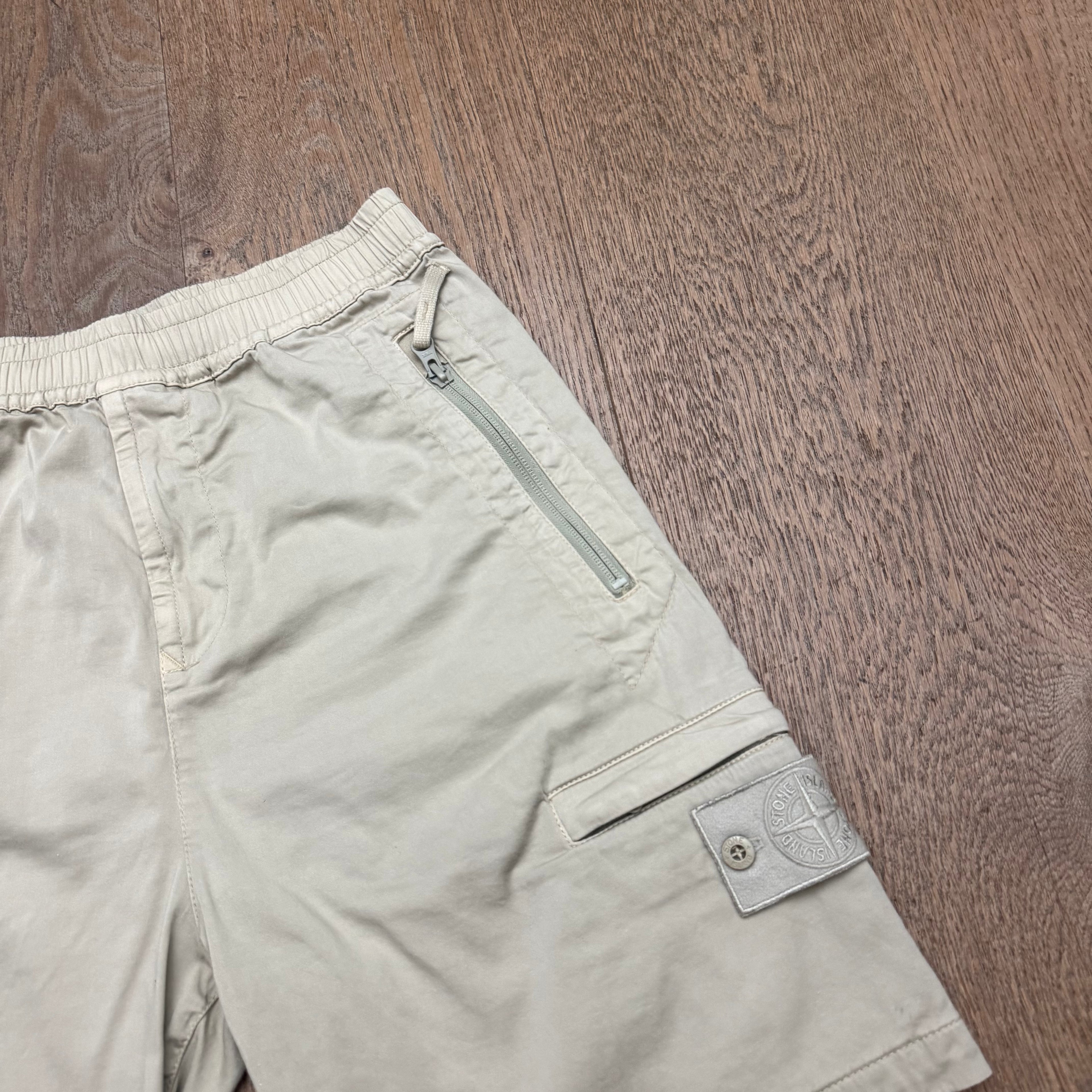 Stone Island Ghost cargo short - W29