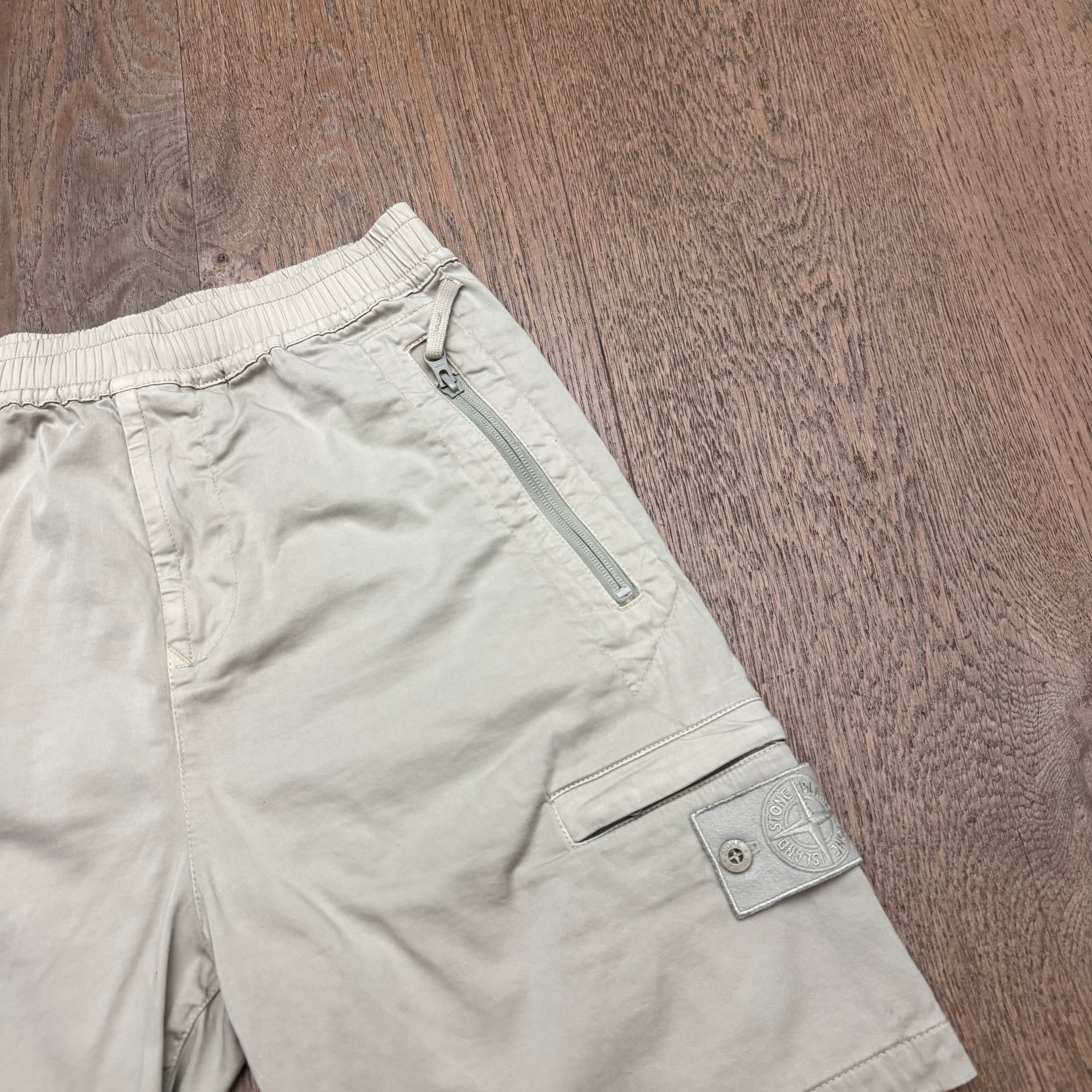 Stone Island Ghost cargo short - W29