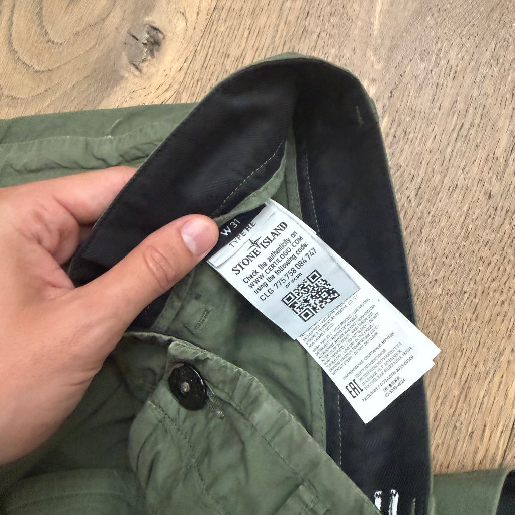 Stone Island parachute cargo short - W31