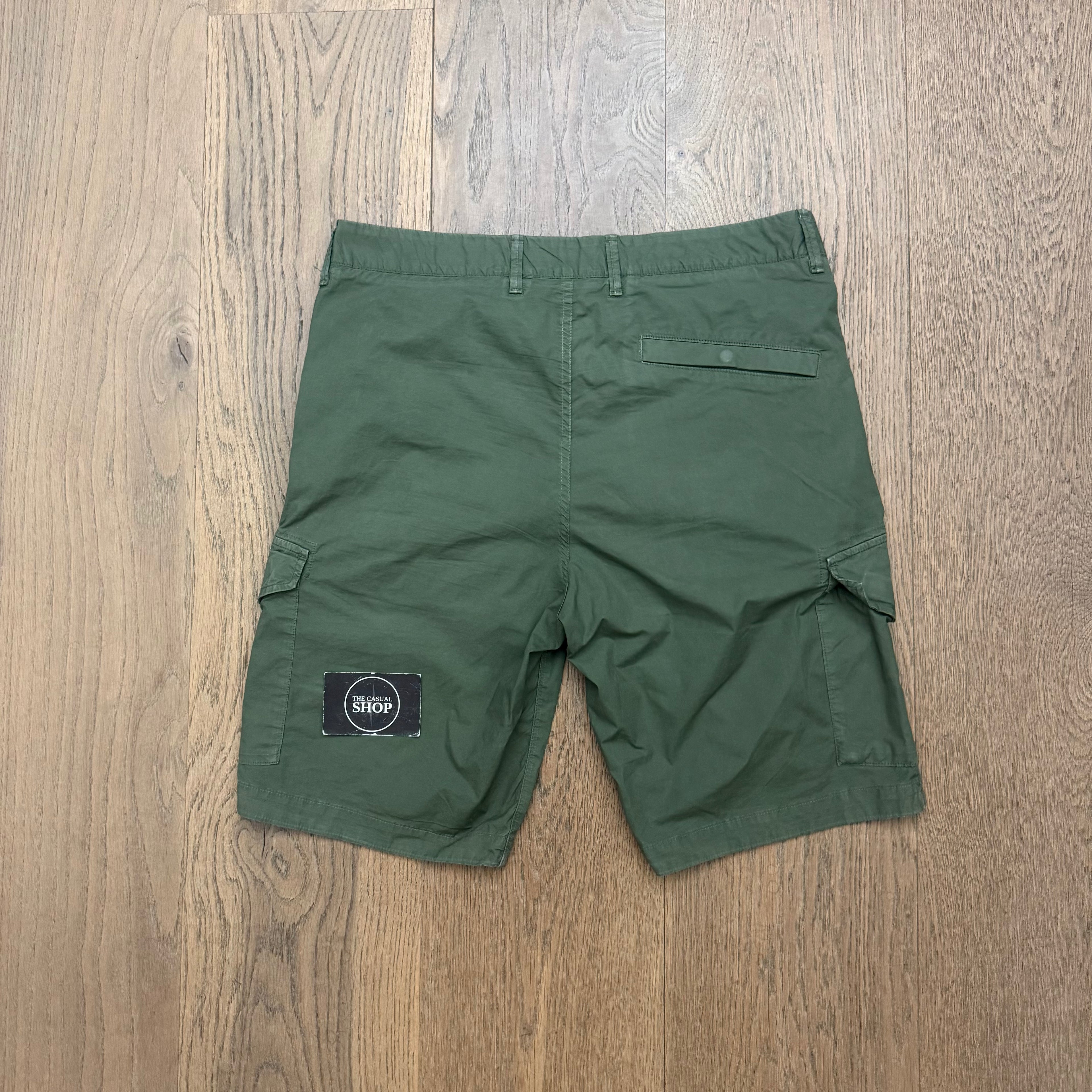 Stone Island parachute cargo short - W31