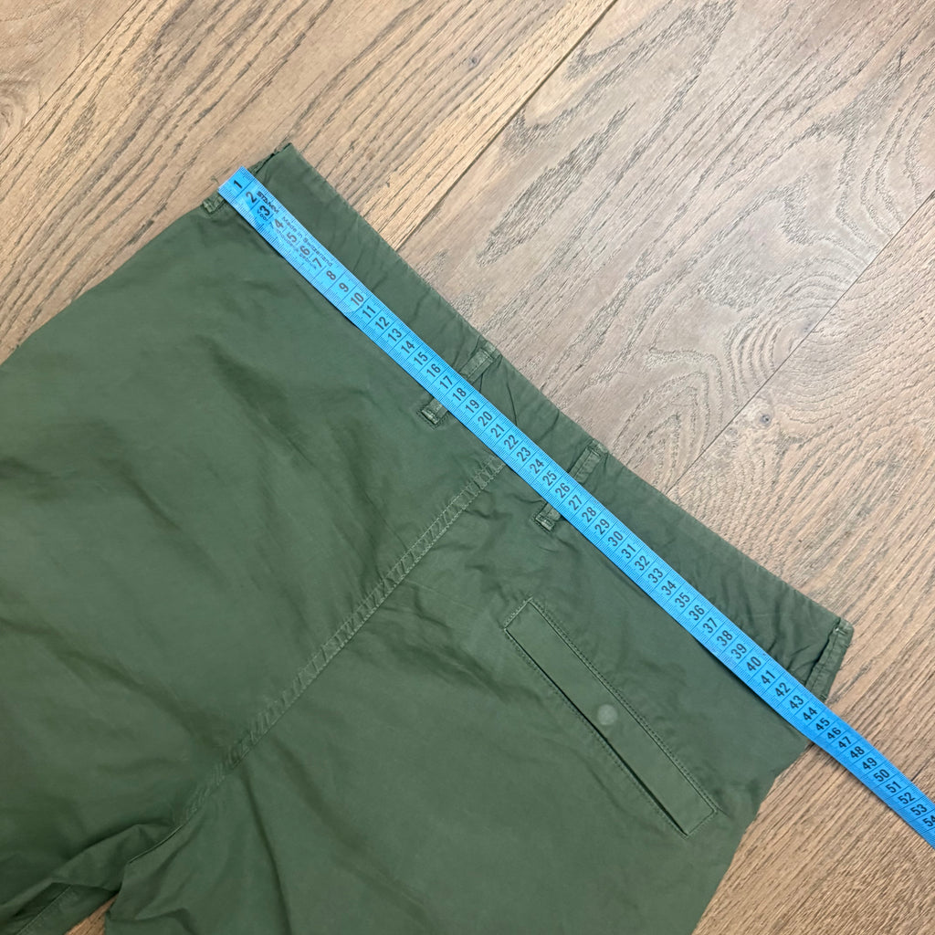 Stone Island parachute cargo short - W31