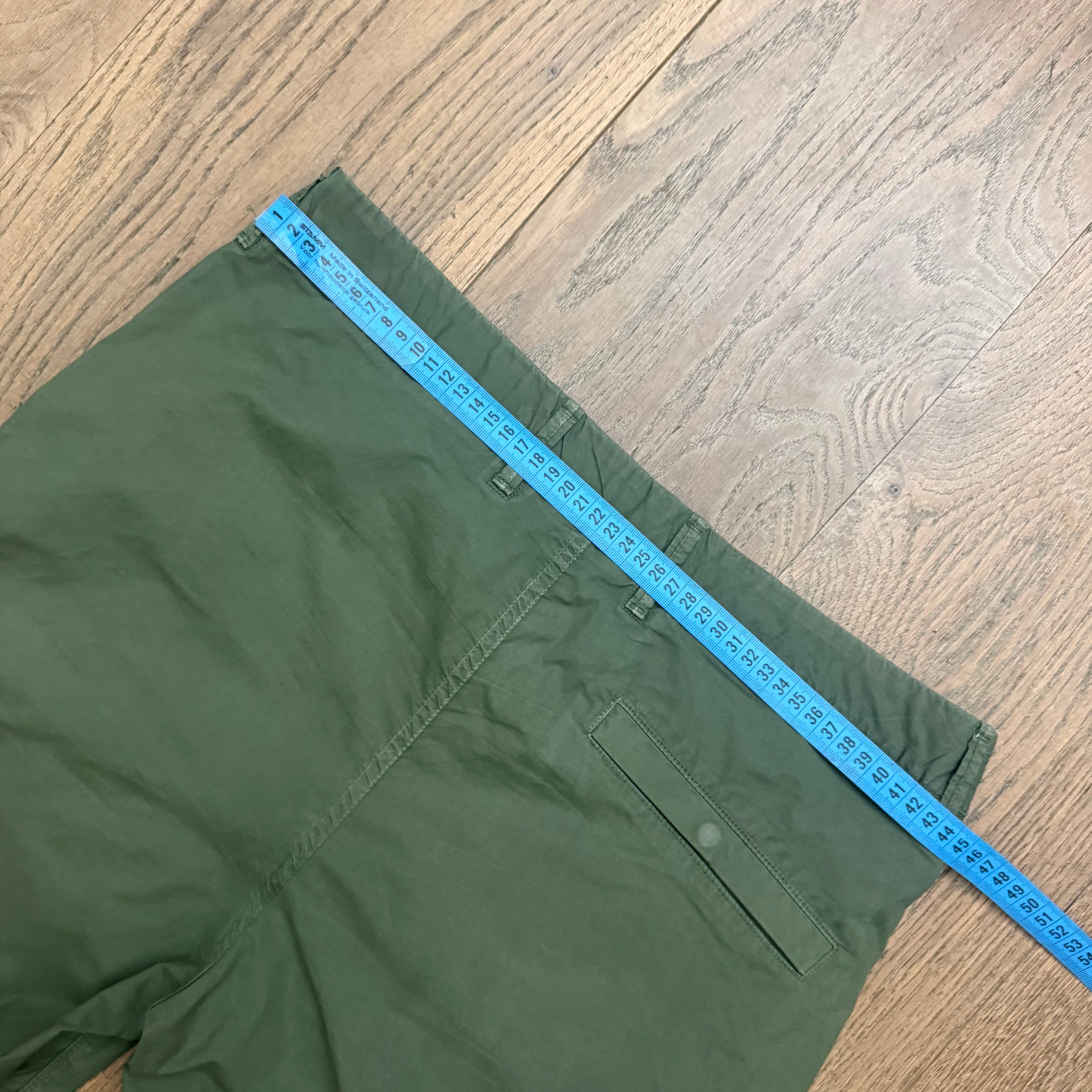 Stone Island parachute cargo short - W31