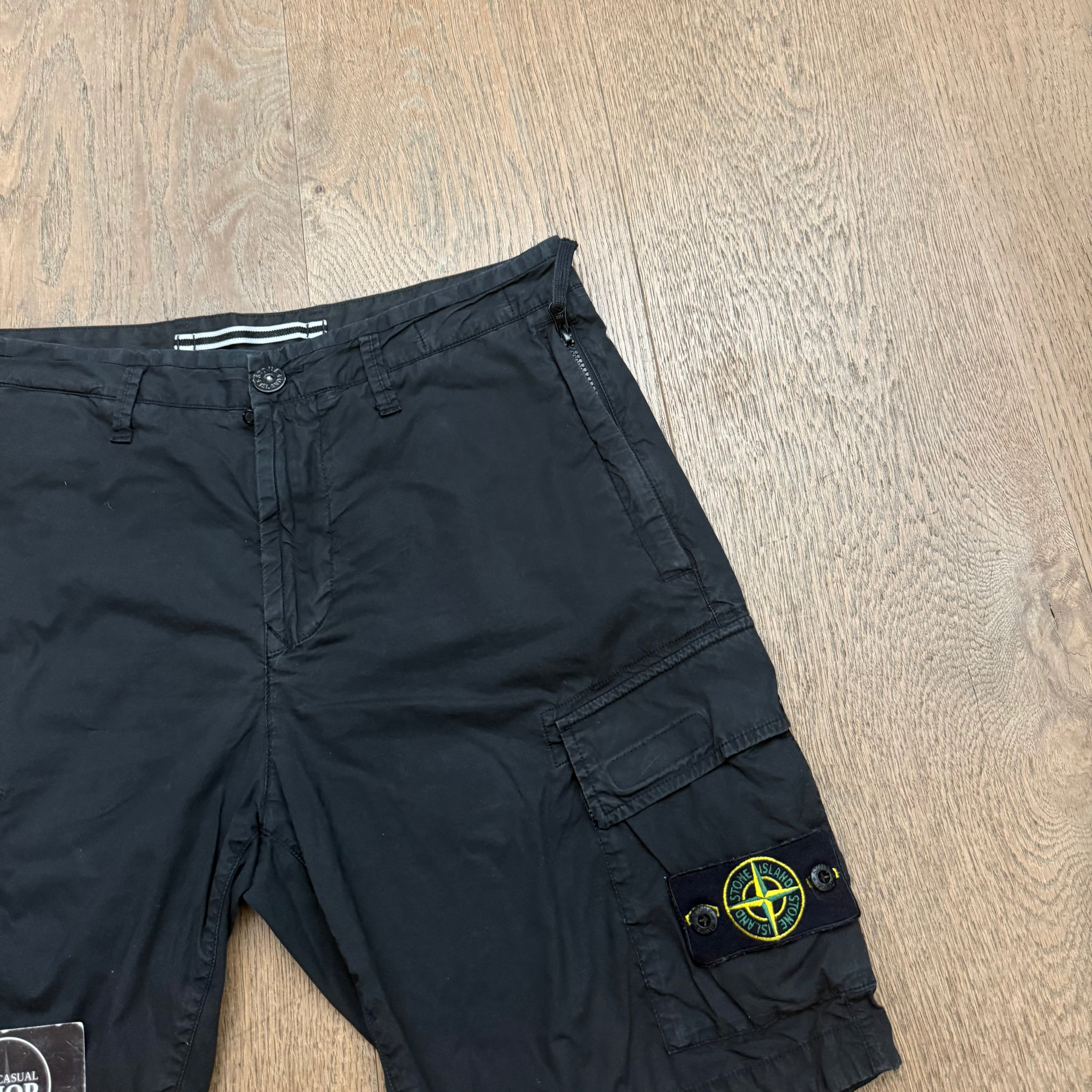 Stone Island Parachute cargo short - W30