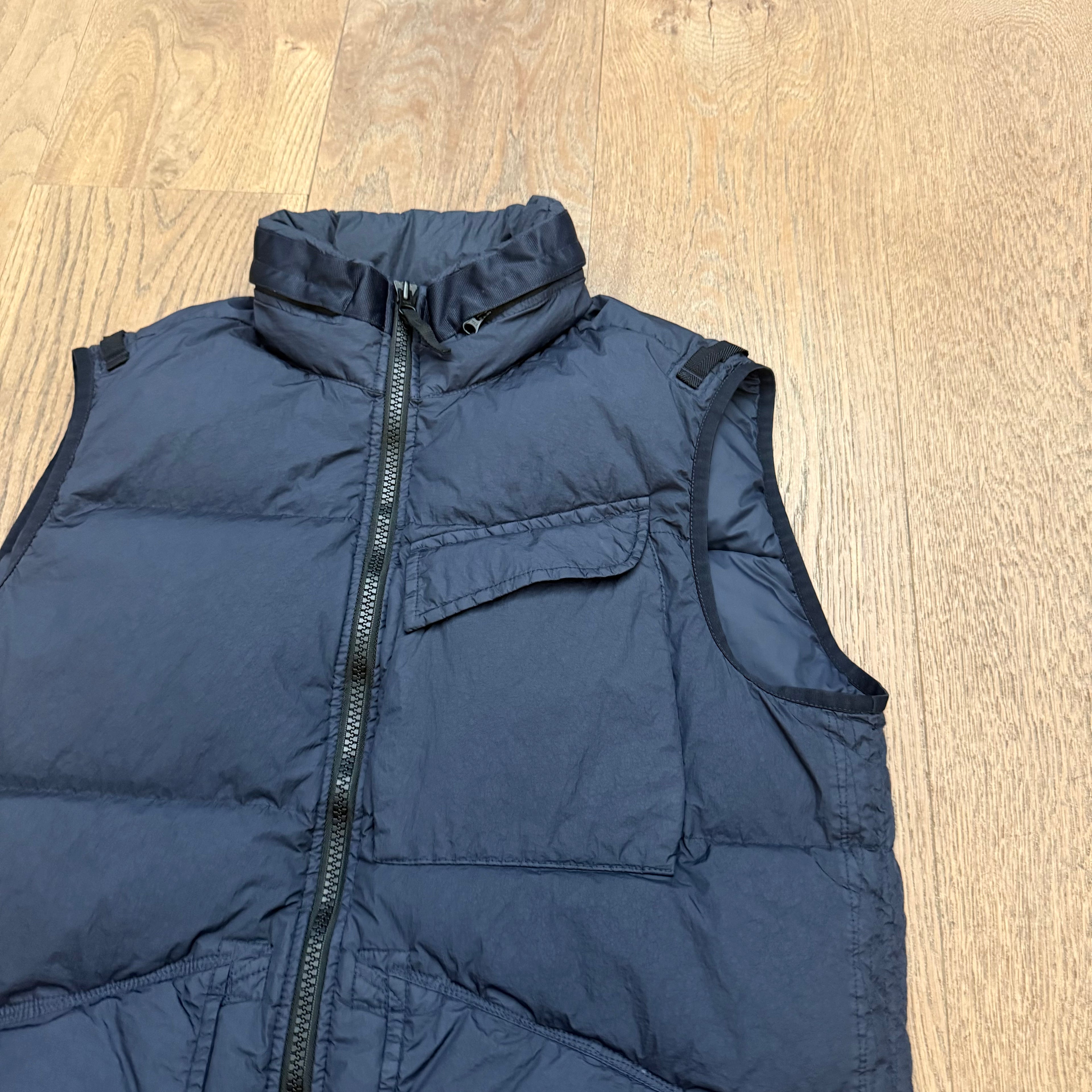 Stone Island garment dyed crinkle reps down gilet - L